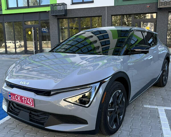 Серый Киа EV6, объемом двигателя 0 л и пробегом 3 тыс. км за 32999 $, фото 33 на Automoto.ua