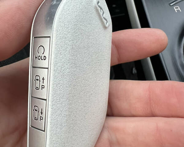 Серый Киа EV6, объемом двигателя 0 л и пробегом 1 тыс. км за 36900 $, фото 48 на Automoto.ua