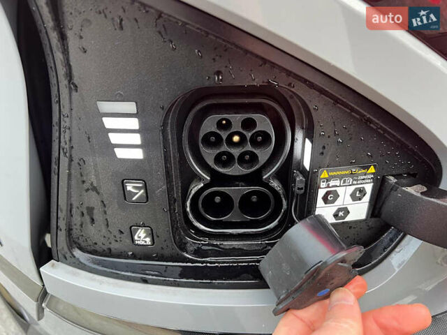 Сірий Кіа EV6, об'ємом двигуна 0 л та пробігом 1 тис. км за 38499 $, фото 46 на Automoto.ua