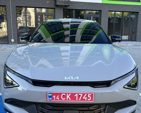 Серый Киа EV6, объемом двигателя 0 л и пробегом 3 тыс. км за 32999 $, фото 34 на Automoto.ua