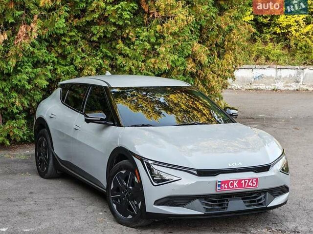 Сірий Кіа EV6, об'ємом двигуна 0 л та пробігом 2 тис. км за 31900 $, фото 34 на Automoto.ua