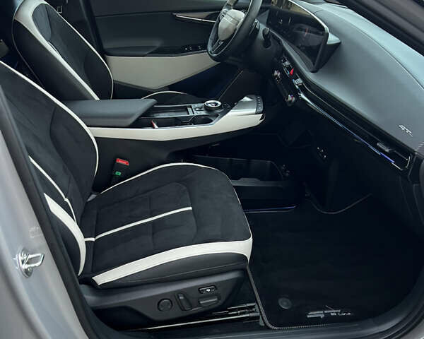 Серый Киа EV6, объемом двигателя 0 л и пробегом 1 тыс. км за 36900 $, фото 16 на Automoto.ua