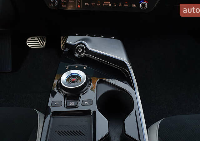 Синий Киа EV6, объемом двигателя 0 л и пробегом 9 тыс. км за 76704 $, фото 19 на Automoto.ua