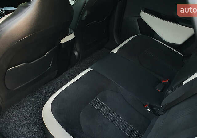 Синий Киа EV6, объемом двигателя 0 л и пробегом 9 тыс. км за 76704 $, фото 13 на Automoto.ua