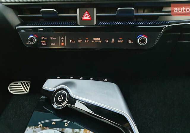 Синий Киа EV6, объемом двигателя 0 л и пробегом 9 тыс. км за 76704 $, фото 15 на Automoto.ua