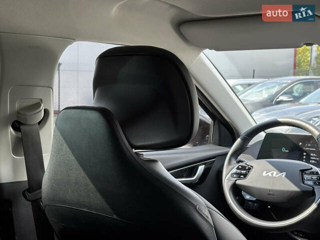 Синий Киа EV6, объемом двигателя 0 л и пробегом 95 тыс. км за 26500 $, фото 30 на Automoto.ua