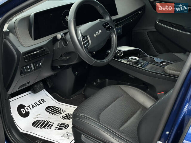 Синий Киа EV6, объемом двигателя 0 л и пробегом 95 тыс. км за 26500 $, фото 12 на Automoto.ua