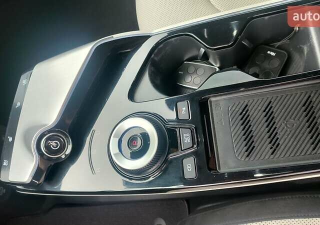 Синій Кіа EV6, об'ємом двигуна 0 л та пробігом 73 тис. км за 24200 $, фото 13 на Automoto.ua