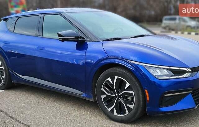 Синий Киа EV6, объемом двигателя 0 л и пробегом 11 тыс. км за 25999 $, фото 5 на Automoto.ua
