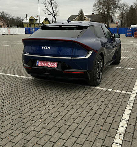 Синий Киа EV6, объемом двигателя 0 л и пробегом 29 тыс. км за 26900 $, фото 4 на Automoto.ua
