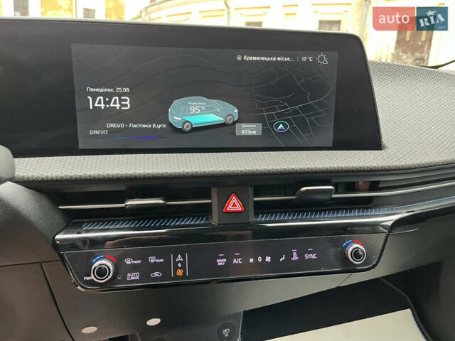Синій Кіа EV6, об'ємом двигуна 0 л та пробігом 217 тис. км за 20550 $, фото 20 на Automoto.ua