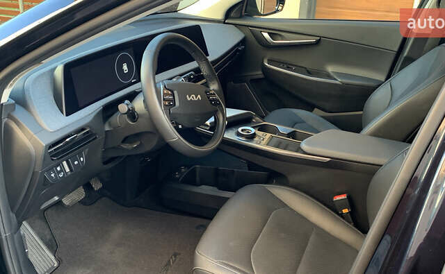 Синий Киа EV6, объемом двигателя 0 л и пробегом 36 тыс. км за 26750 $, фото 6 на Automoto.ua