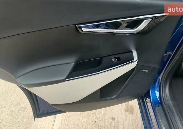 Синій Кіа EV6, об'ємом двигуна 0 л та пробігом 73 тис. км за 24200 $, фото 20 на Automoto.ua