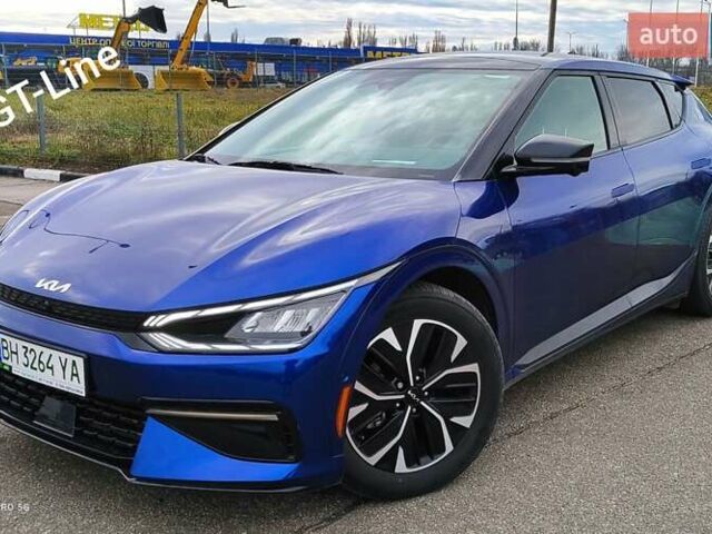 Синий Киа EV6, объемом двигателя 0 л и пробегом 11 тыс. км за 25999 $, фото 3 на Automoto.ua