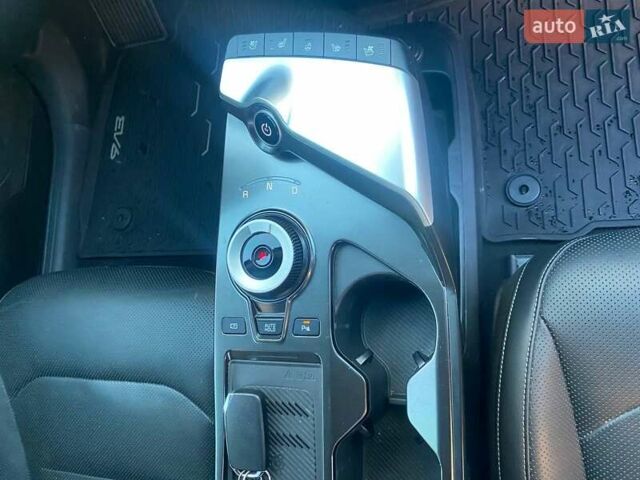 Синий Киа EV6, объемом двигателя 0 л и пробегом 82 тыс. км за 23300 $, фото 5 на Automoto.ua