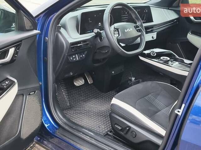 Синий Киа EV6, объемом двигателя 0 л и пробегом 11 тыс. км за 25999 $, фото 11 на Automoto.ua