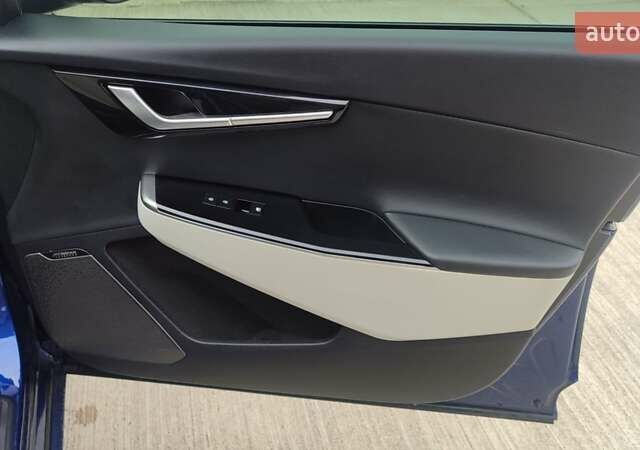 Синій Кіа EV6, об'ємом двигуна 0 л та пробігом 73 тис. км за 24200 $, фото 21 на Automoto.ua