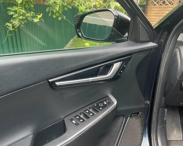 Синій Кіа EV6, об'ємом двигуна 0 л та пробігом 132 тис. км за 21900 $, фото 14 на Automoto.ua