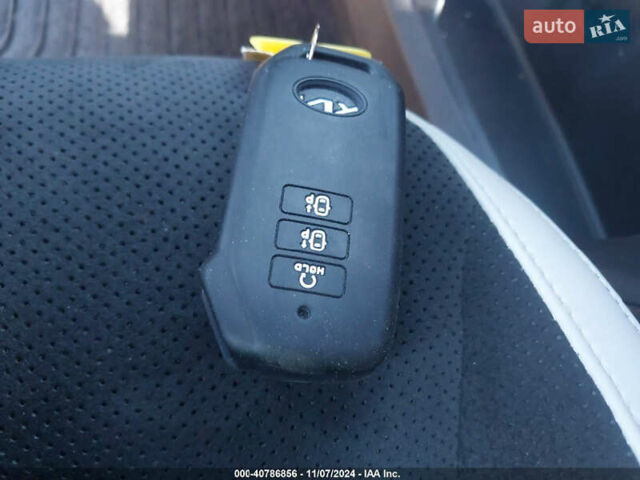 Синий Киа EV6, объемом двигателя 0 л и пробегом 46 тыс. км за 11000 $, фото 9 на Automoto.ua
