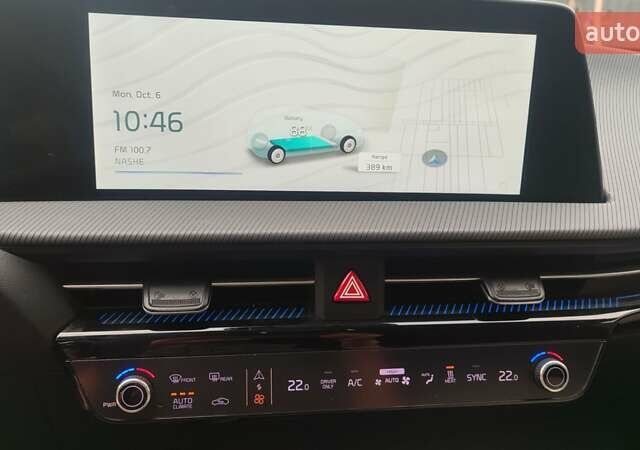 Синій Кіа EV6, об'ємом двигуна 0 л та пробігом 73 тис. км за 24200 $, фото 12 на Automoto.ua