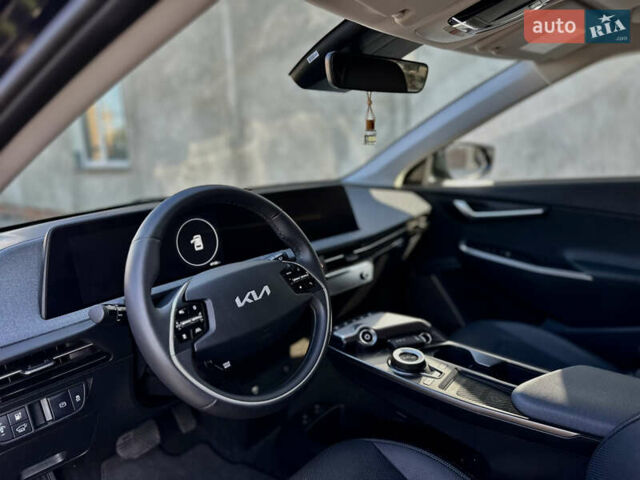 Синий Киа EV6, объемом двигателя 0 л и пробегом 70 тыс. км за 26000 $, фото 7 на Automoto.ua