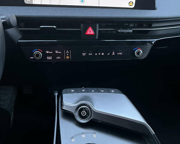 Синий Киа EV6, объемом двигателя 0 л и пробегом 26 тыс. км за 28500 $, фото 10 на Automoto.ua