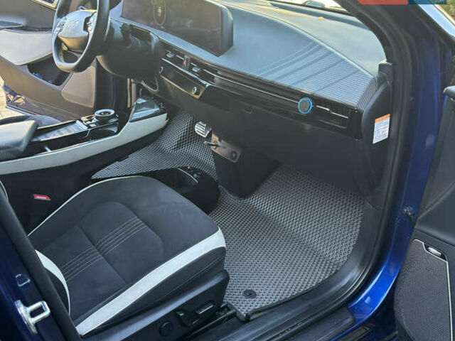 Синий Киа EV6, объемом двигателя 0 л и пробегом 24 тыс. км за 26300 $, фото 8 на Automoto.ua
