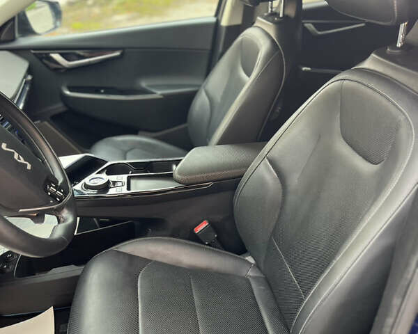 Синій Кіа EV6, об'ємом двигуна 0 л та пробігом 217 тис. км за 20550 $, фото 11 на Automoto.ua