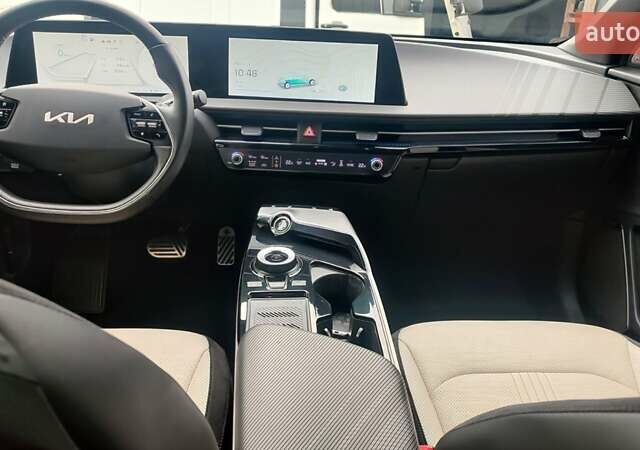 Синій Кіа EV6, об'ємом двигуна 0 л та пробігом 73 тис. км за 24200 $, фото 24 на Automoto.ua