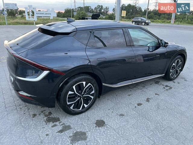 Синий Киа EV6, объемом двигателя 0 л и пробегом 26 тыс. км за 28500 $, фото 3 на Automoto.ua