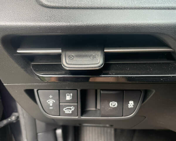 Синій Кіа EV6, об'ємом двигуна 0 л та пробігом 132 тис. км за 21900 $, фото 15 на Automoto.ua