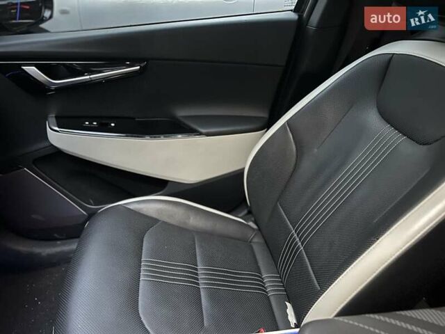 Синий Киа EV6, объемом двигателя 0 л и пробегом 38 тыс. км за 30100 $, фото 16 на Automoto.ua