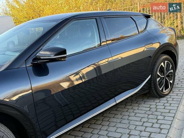 Синій Кіа EV6, об'ємом двигуна 0 л та пробігом 100 тис. км за 22700 $, фото 35 на Automoto.ua