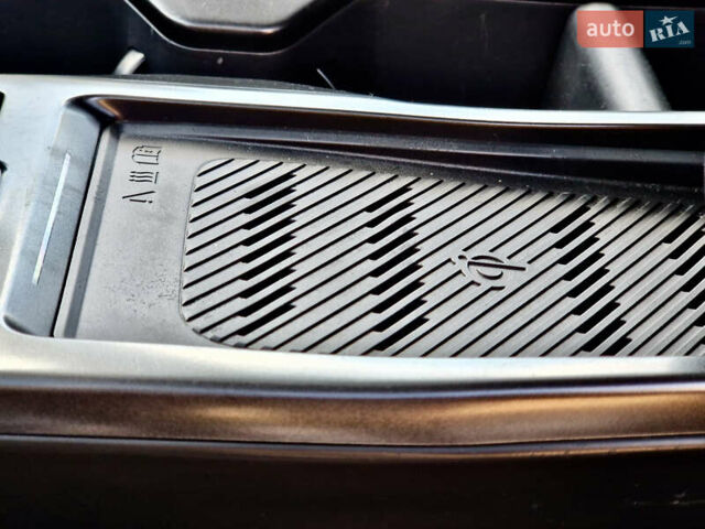 Синий Киа EV6, объемом двигателя 0 л и пробегом 243 тыс. км за 20700 $, фото 24 на Automoto.ua