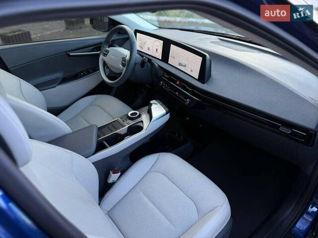 Синий Киа EV6, объемом двигателя 0 л и пробегом 35 тыс. км за 26500 $, фото 12 на Automoto.ua