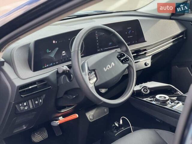 Синій Кіа EV6, об'ємом двигуна 0 л та пробігом 30 тис. км за 31850 $, фото 45 на Automoto.ua