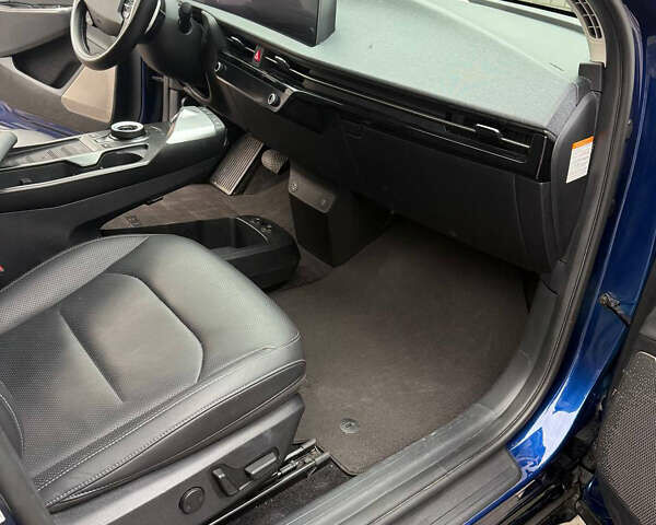 Синій Кіа EV6, об'ємом двигуна 0 л та пробігом 55 тис. км за 24900 $, фото 16 на Automoto.ua