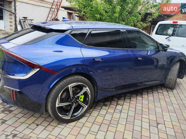 Синий Киа EV6, объемом двигателя 0 л и пробегом 7 тыс. км за 30900 $, фото 4 на Automoto.ua