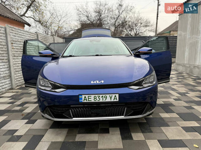 Синій Кіа EV6, об'ємом двигуна 0 л та пробігом 55 тис. км за 24900 $, фото 5 на Automoto.ua