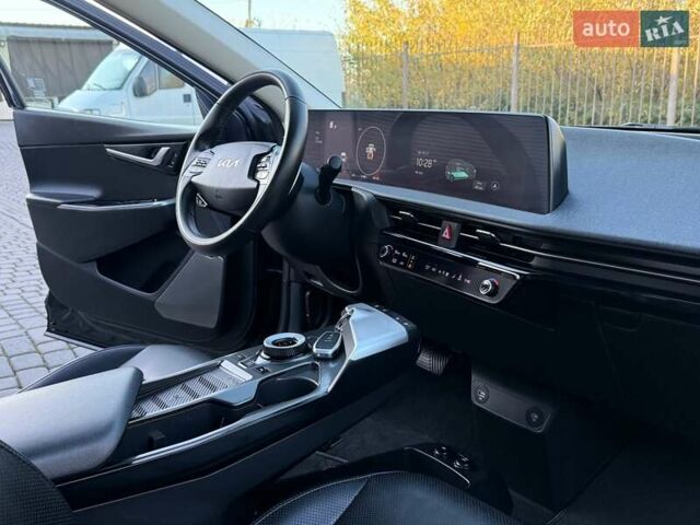 Синій Кіа EV6, об'ємом двигуна 0 л та пробігом 100 тис. км за 22700 $, фото 100 на Automoto.ua