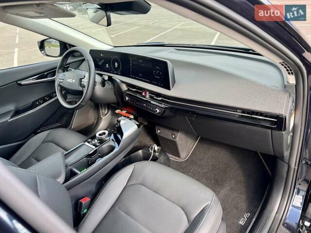 Синій Кіа EV6, об'ємом двигуна 0 л та пробігом 30 тис. км за 31850 $, фото 48 на Automoto.ua
