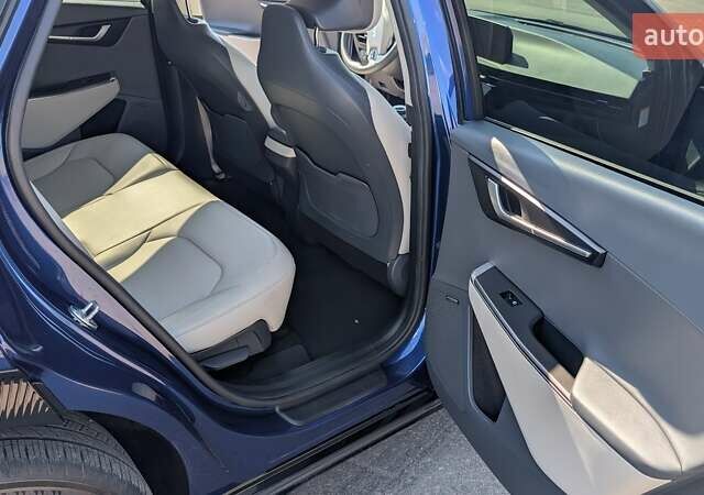 Синий Киа EV6, объемом двигателя 0 л и пробегом 10 тыс. км за 25999 $, фото 8 на Automoto.ua