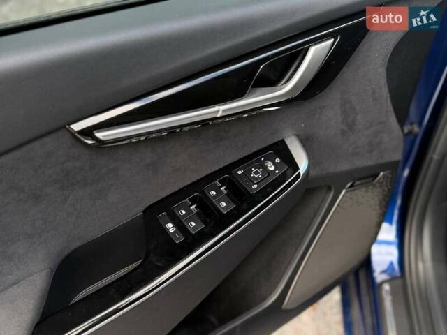 Синий Киа EV6, объемом двигателя 0 л и пробегом 1 тыс. км за 33500 $, фото 10 на Automoto.ua