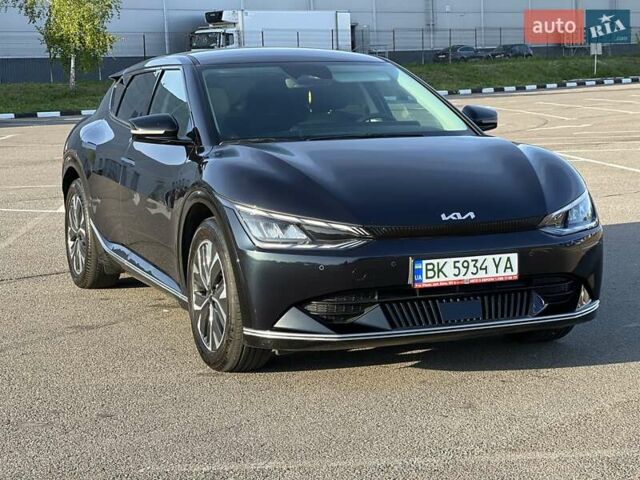 Синий Киа EV6, объемом двигателя 0 л и пробегом 40 тыс. км за 28450 $, фото 4 на Automoto.ua