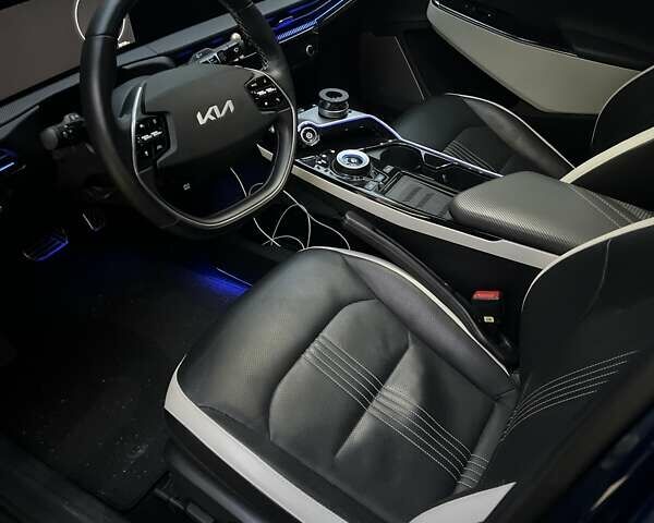 Синий Киа EV6, объемом двигателя 0 л и пробегом 38 тыс. км за 30100 $, фото 19 на Automoto.ua