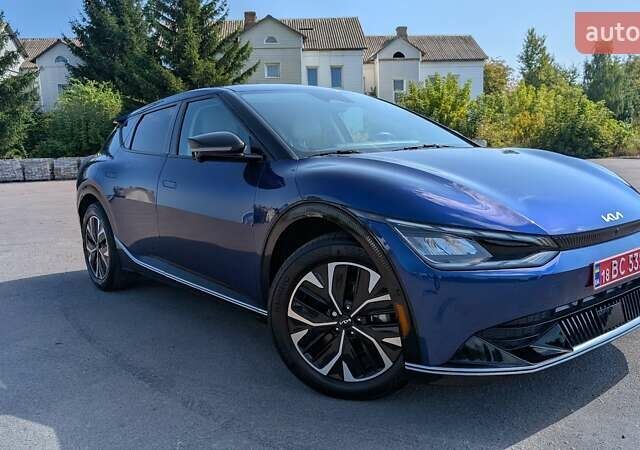 Синий Киа EV6, объемом двигателя 0 л и пробегом 10 тыс. км за 25999 $, фото 1 на Automoto.ua