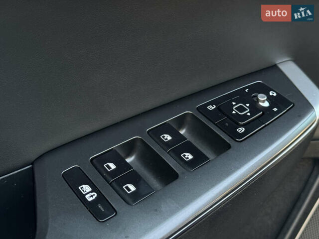 Синий Киа EV6, объемом двигателя 0 л и пробегом 243 тыс. км за 19999 $, фото 24 на Automoto.ua