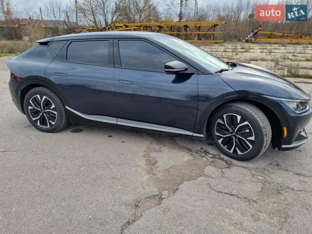Синий Киа EV6, объемом двигателя 0 л и пробегом 55 тыс. км за 24700 $, фото 4 на Automoto.ua