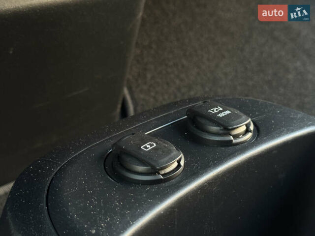 Синий Киа EV6, объемом двигателя 0 л и пробегом 243 тыс. км за 19999 $, фото 43 на Automoto.ua