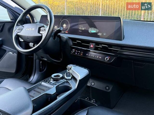 Синій Кіа EV6, об'ємом двигуна 0 л та пробігом 100 тис. км за 22700 $, фото 96 на Automoto.ua